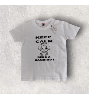 T-shirt criança bebé a caminho